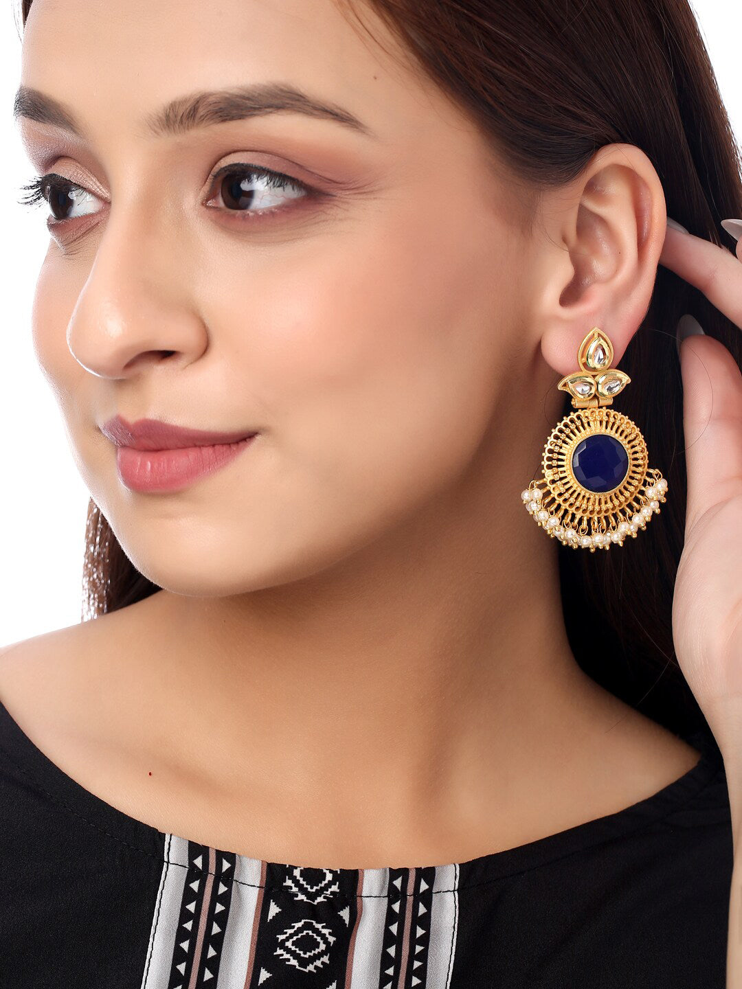 Shoshaa Woman Gold-Toned Contemporary Drop Earrings