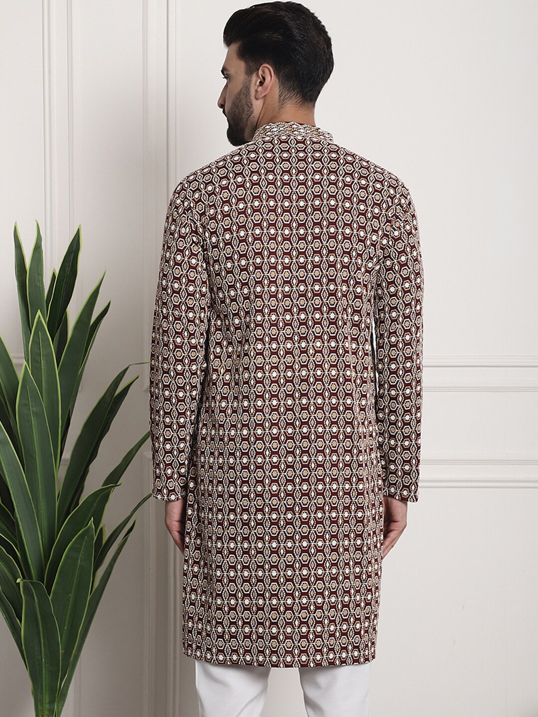 Sojanya Geometric Embroidered Mandarin Collar Kurta