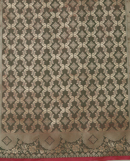 Monjolika Fashion Pink Banarasi Silk Blend SareeWith Zari Woven Rich Brocade Design