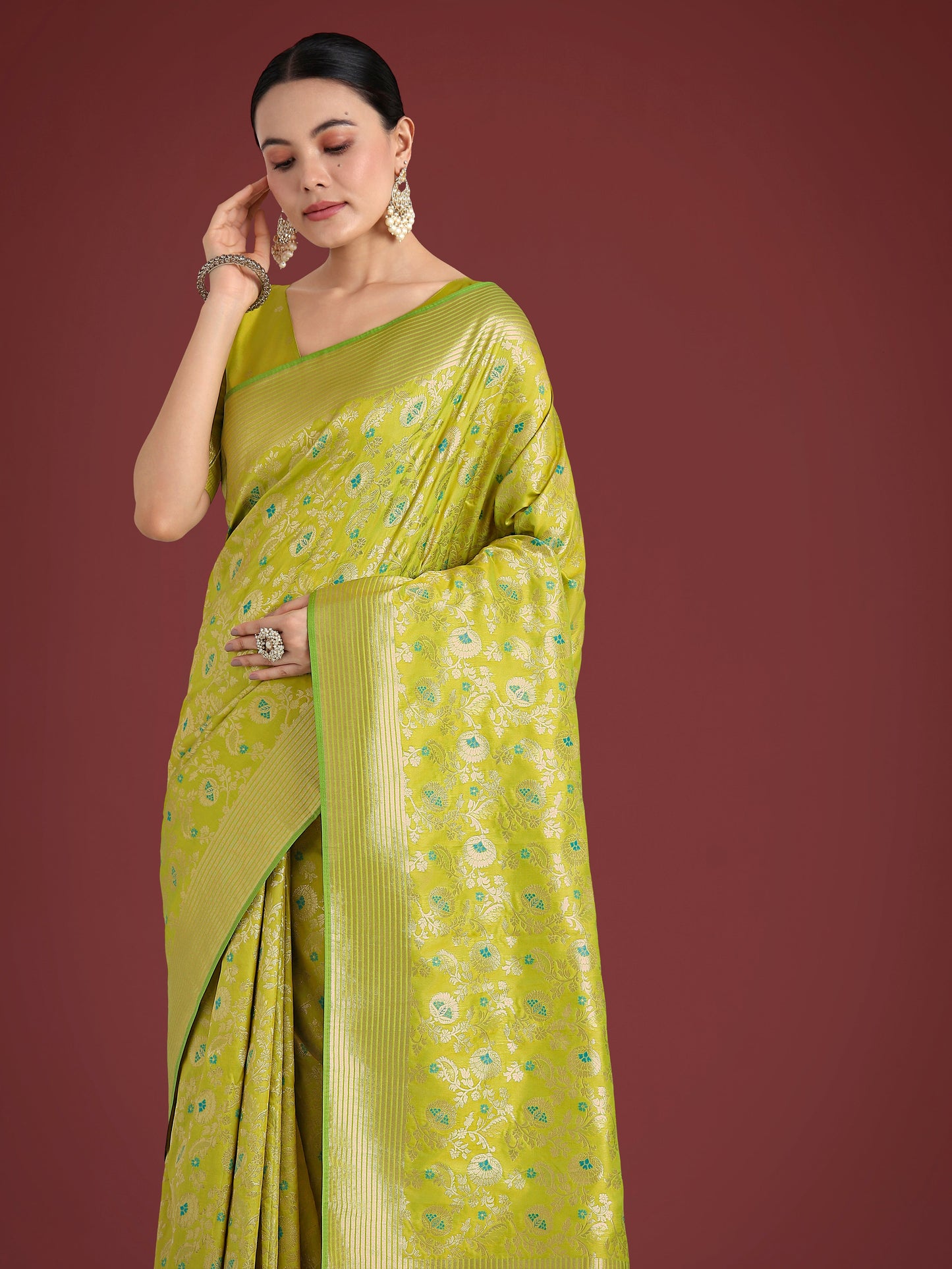 Monjolika Fashion Banarasi Silk Parrot Green Zaal Pattern Traditional Saree
