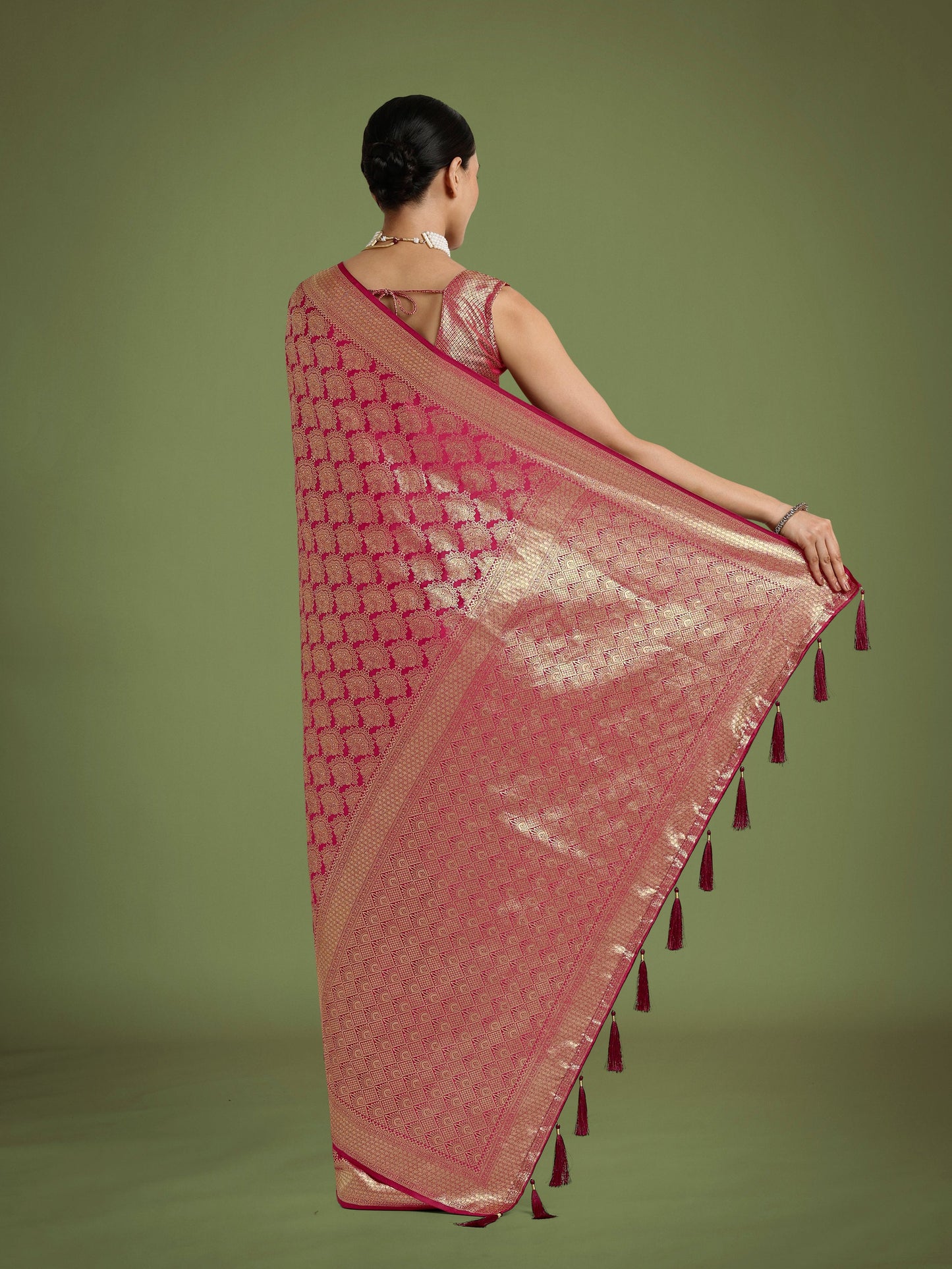 Monjolika Fashion Flattering Dark Pink Banarasi Satin Silk Zari Weaving Work Designer Saree