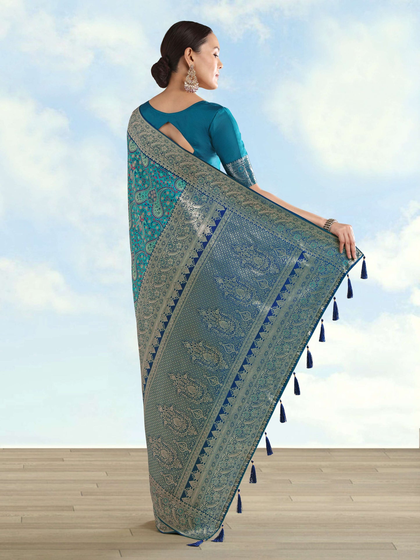 Monjolika Fashion Turquoise Banarasi Silk Saree With Traditional Paisley Weaves