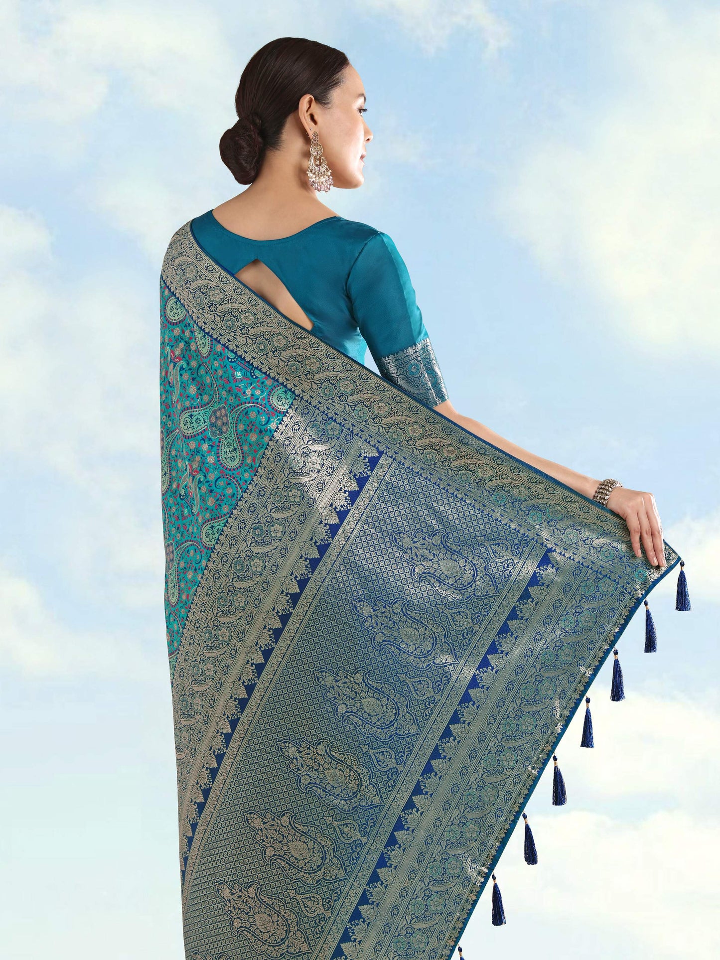 Monjolika Fashion Turquoise Banarasi Silk Saree With Traditional Paisley Weaves