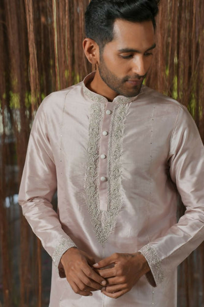 Sandstone Kanjivaram Machien Embroidered Pattu Set by Hilo Design