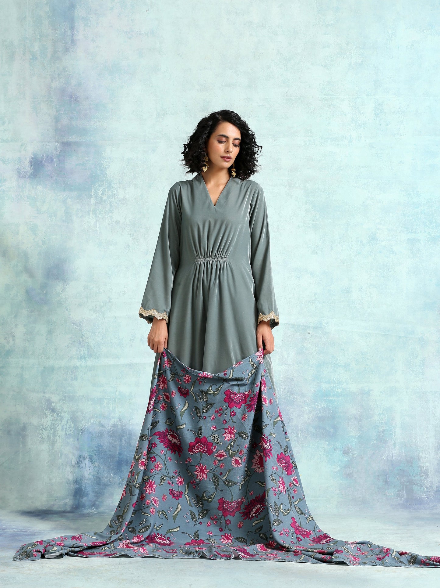 trueBrowns Grey Printed Velvet Shawl