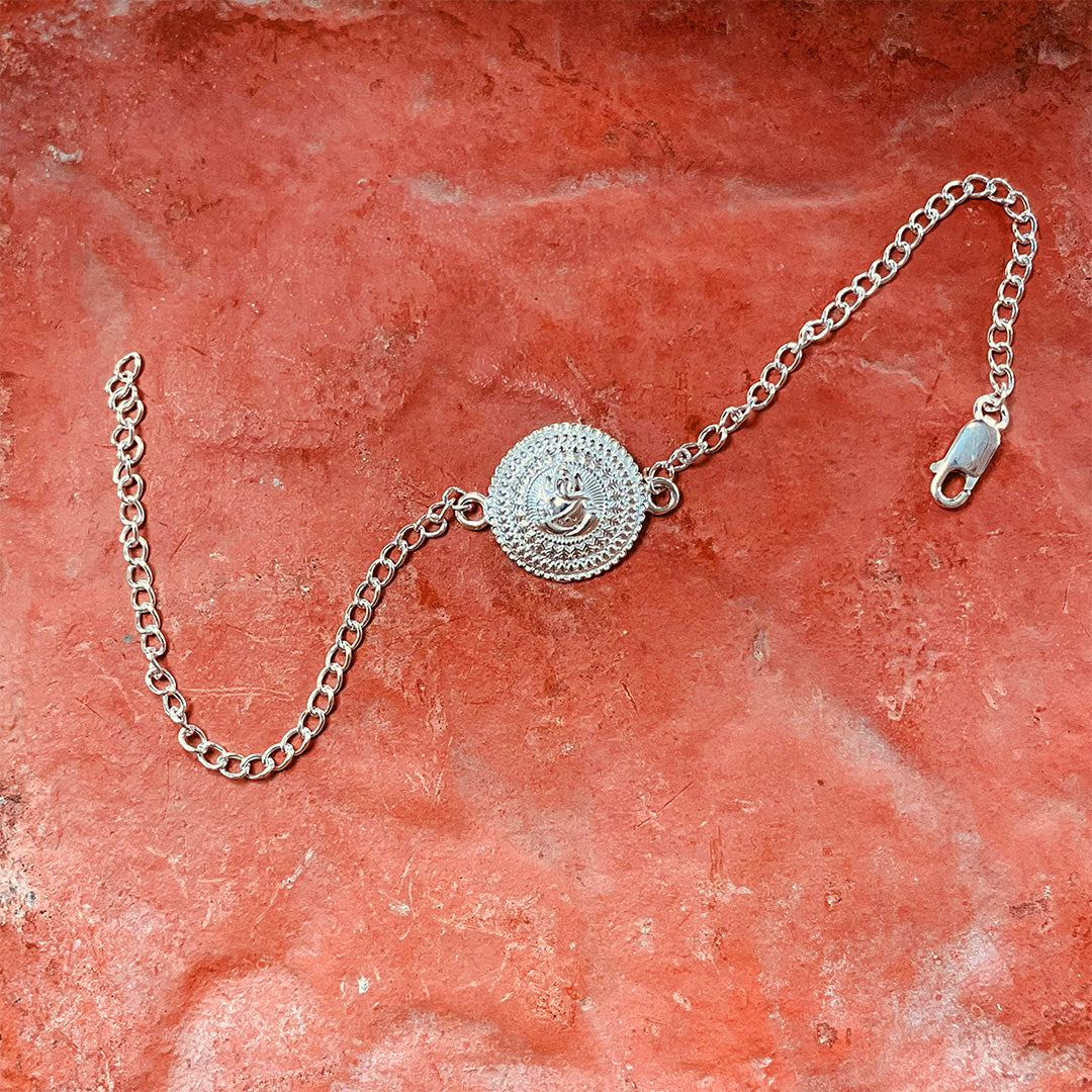 trueBrowns 925 Sterling Silver Embossed Ganesh Idol Silver Chain Rakhi
