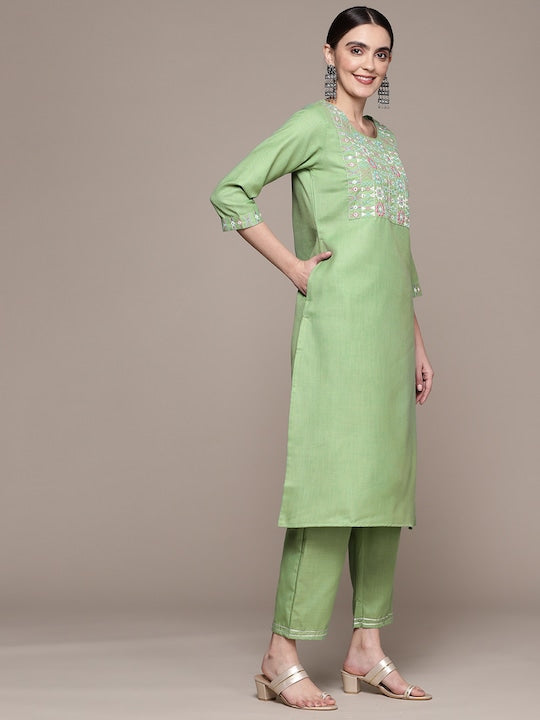 Anubhutee Women Ethnic Motifs Embroidered Thread Work Kurta With Trousers