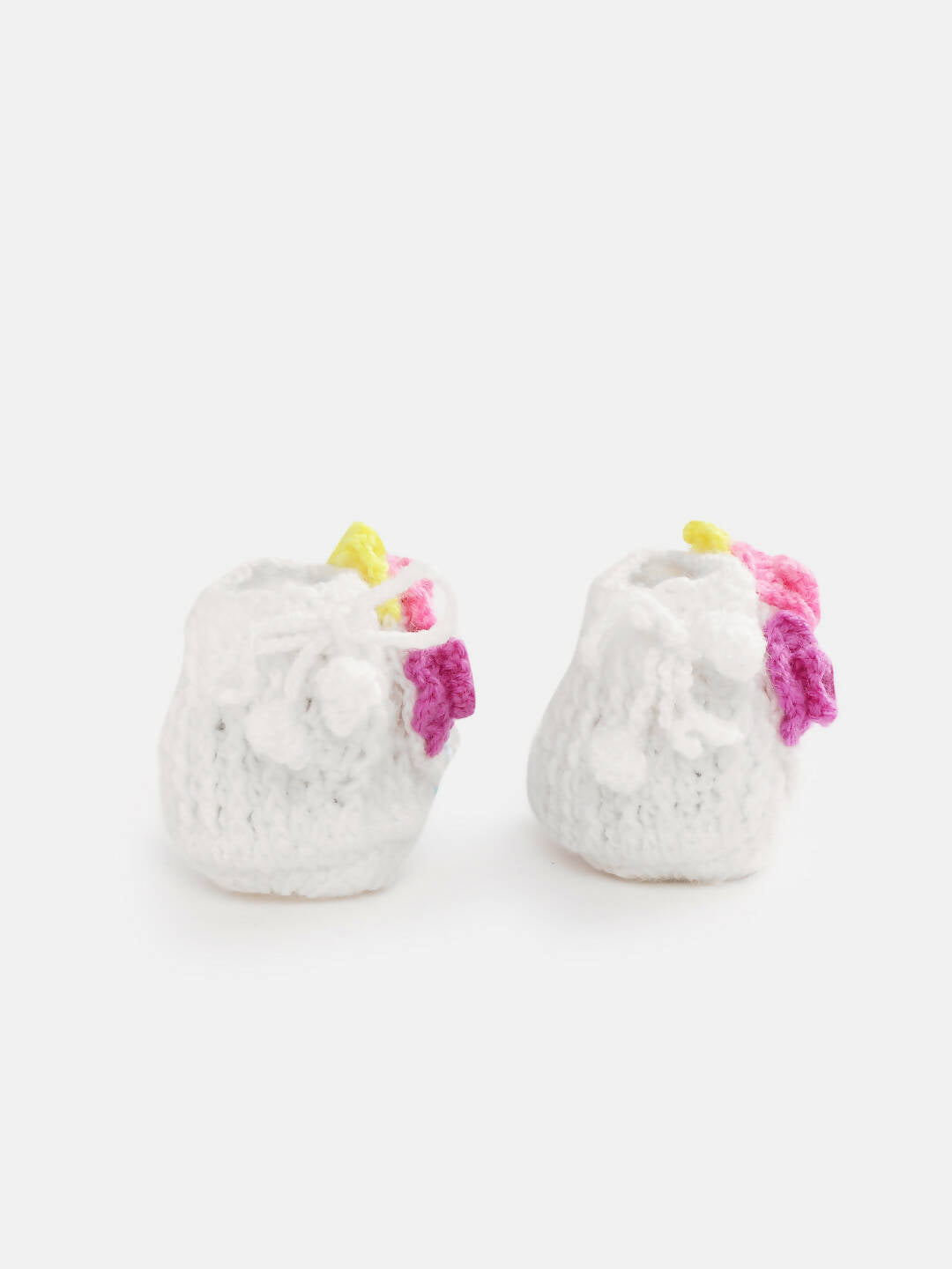 Chutput Kids Woollen Hand Knitted Flower Detailed Booties - White