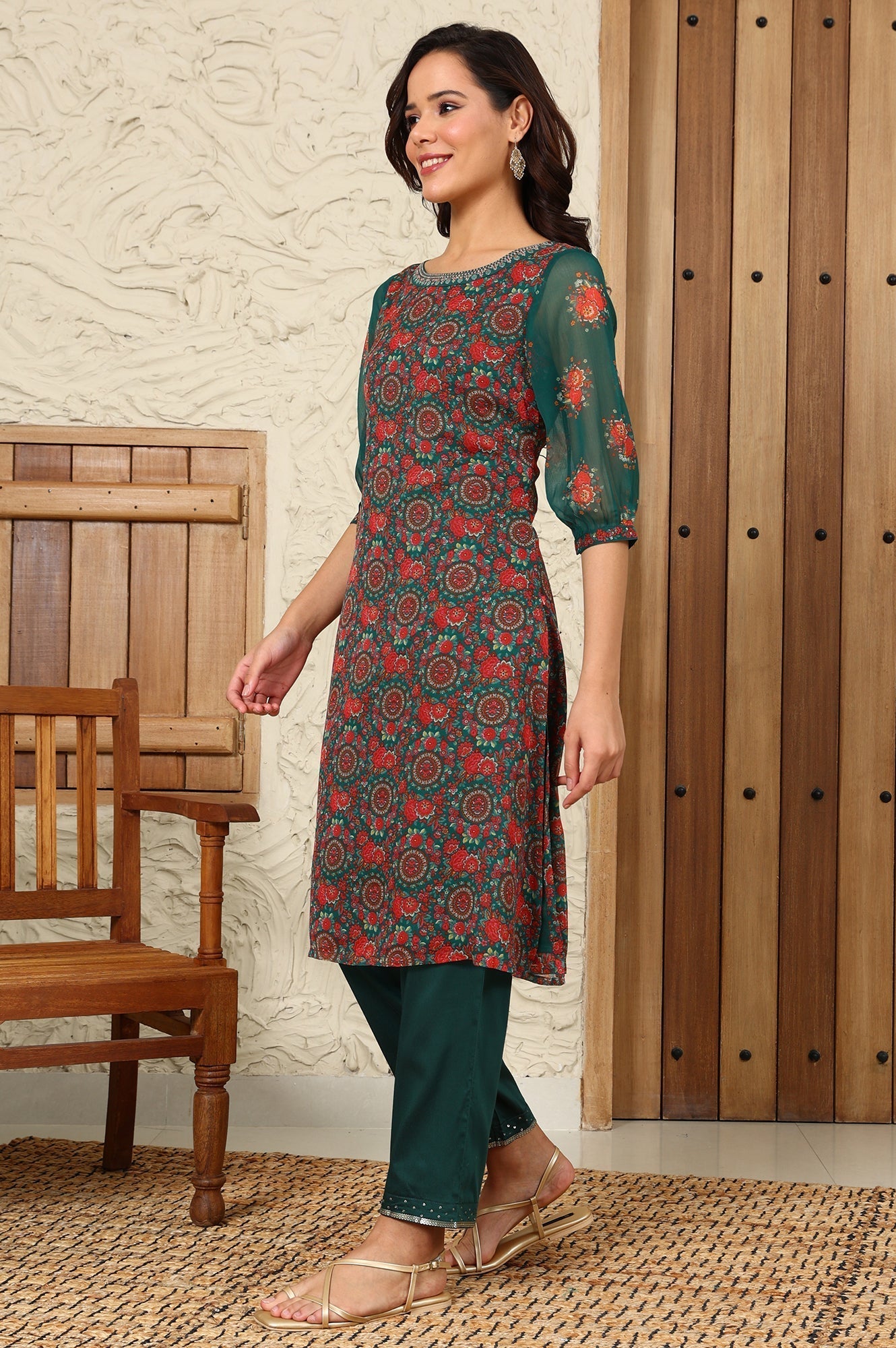 W for Woman Green Floral Printed Dori Embroidered Chiffon Kurta With Attached Lining