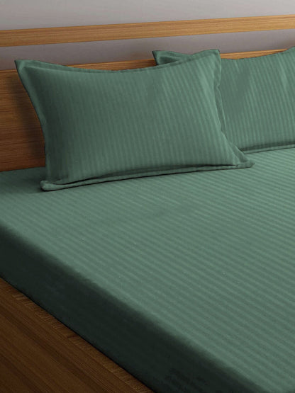 KLOTTHE Green Striped 210 TC Bedsheet with Pillow Covers