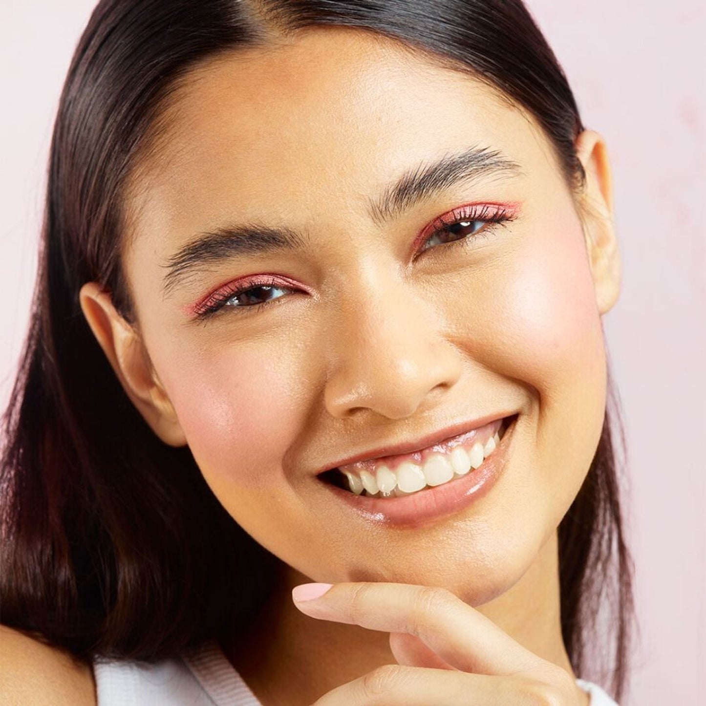 Makeup Revolution Mousse Blush - For Cheeks & Eyes Non Sticky-Soft Focus Effect - Squeeze Me Soft Pink
