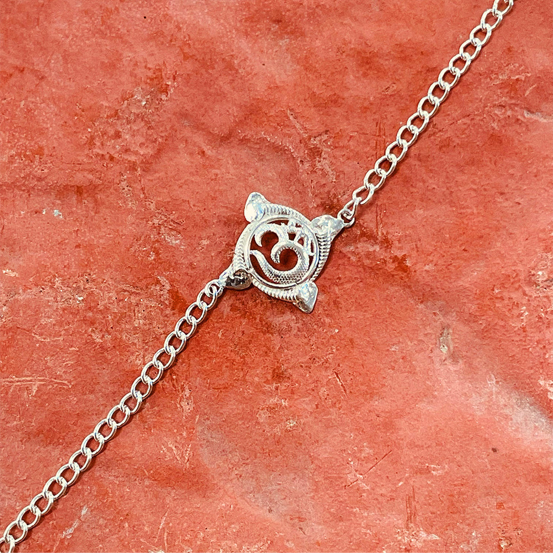 trueBrowns 925 Sterling Silver Textured Om Silver Chain Rakhi
