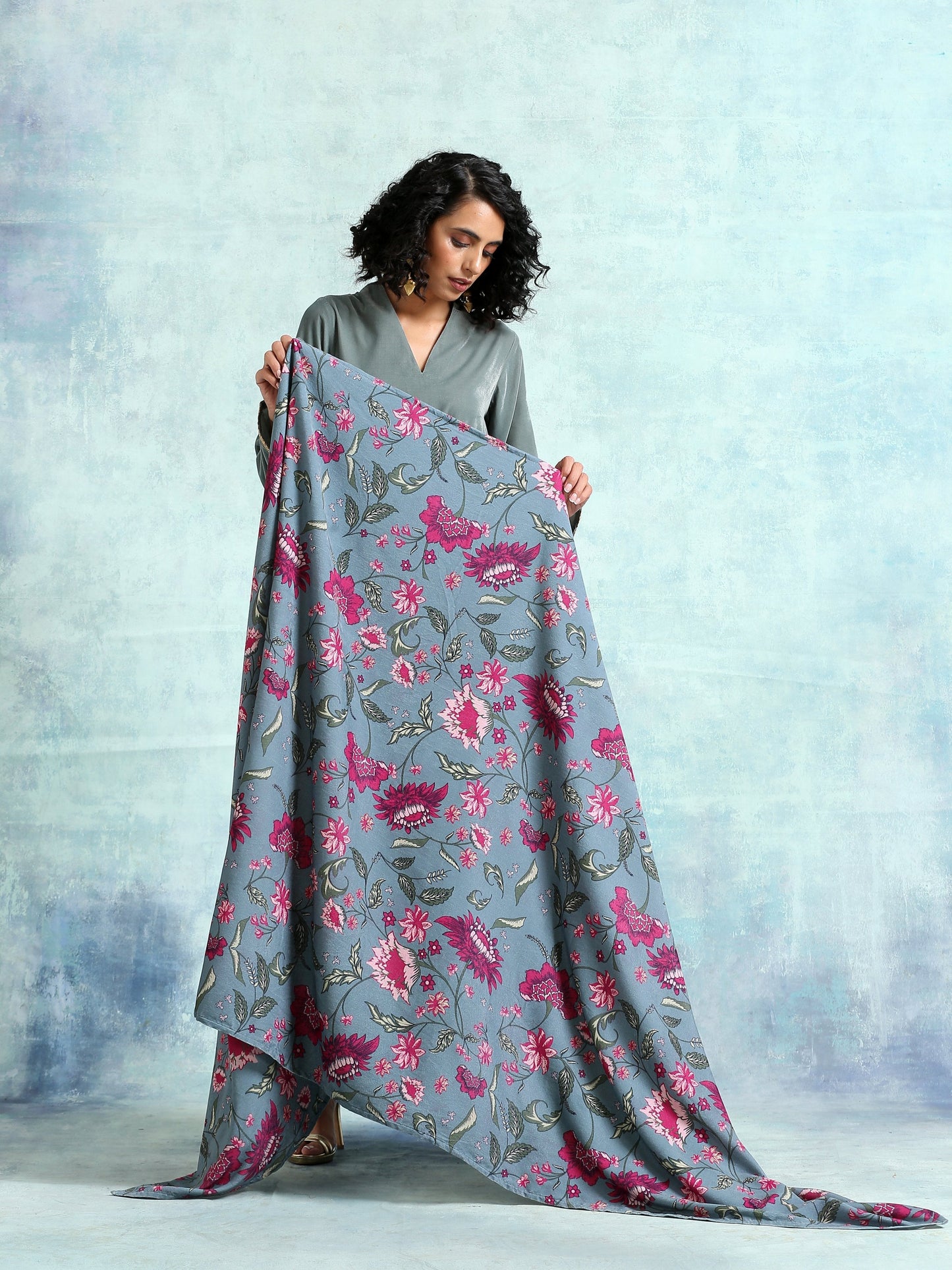 trueBrowns Grey Printed Velvet Shawl