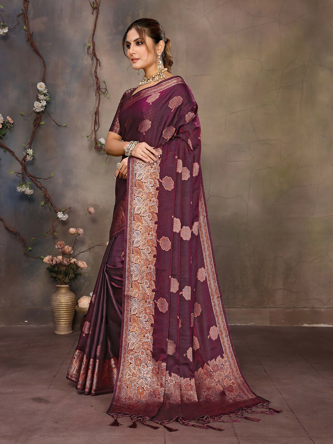 Joban Fashion Magenta Pink Woven Jacquard Banarasi Silk Sarees