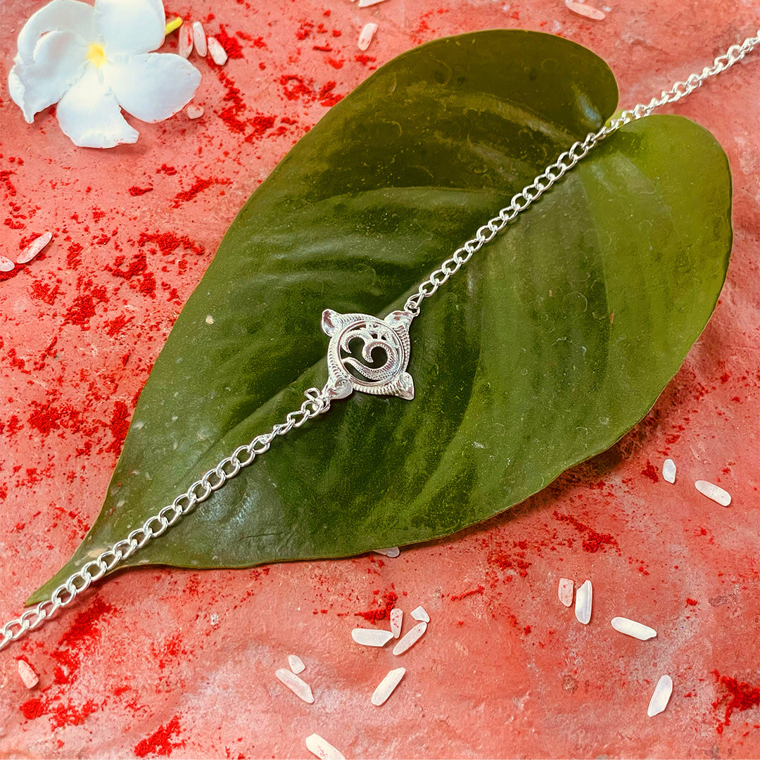 trueBrowns 925 Sterling Silver Textured Om Silver Chain Rakhi