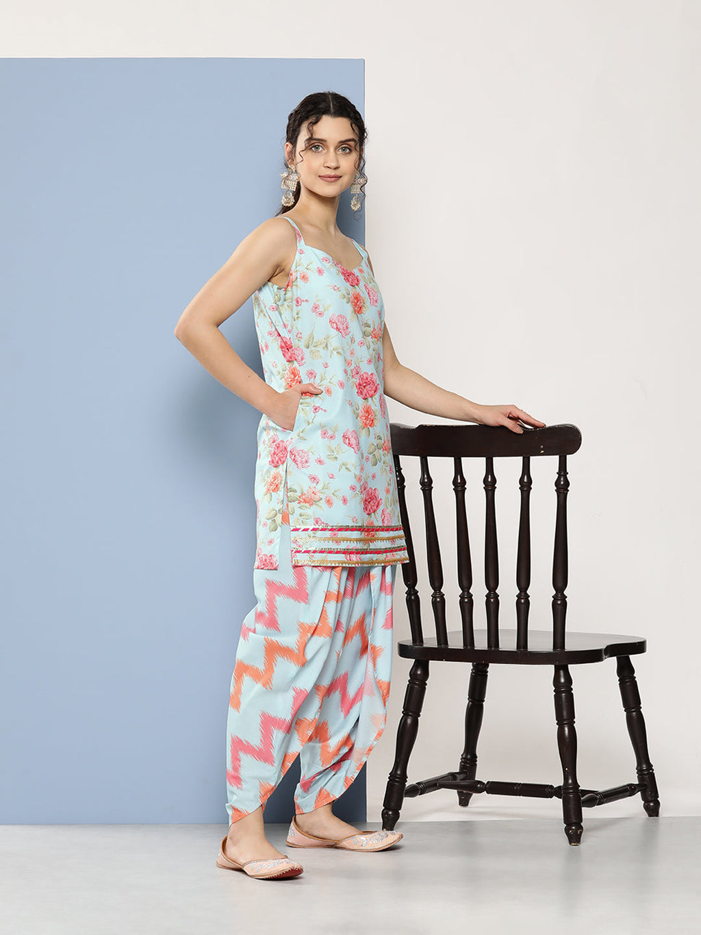 Ahalyaa Women Floral Printed Gotta Patti Kurti With Dhoti Pants & With Dupatta