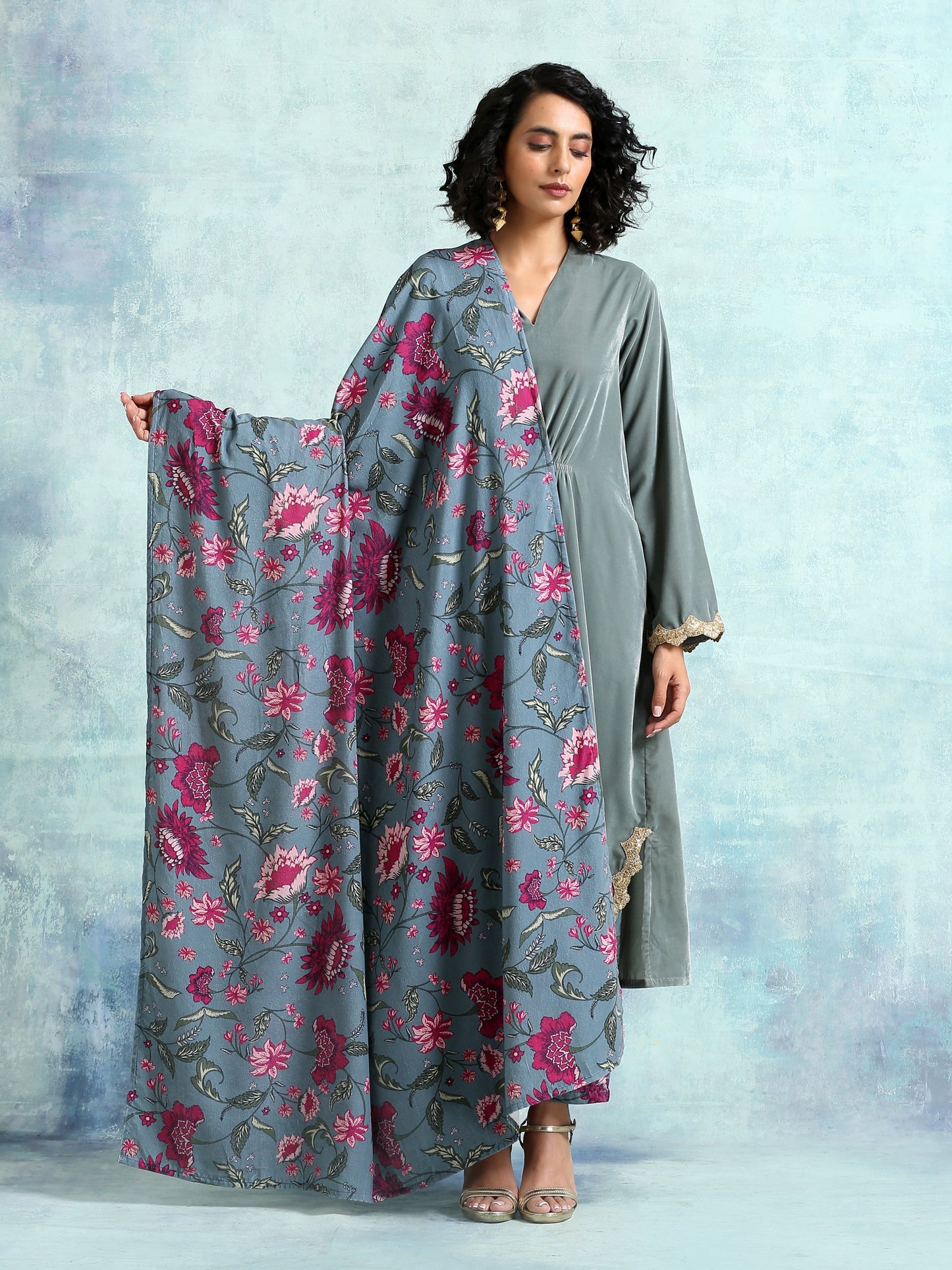 trueBrowns Grey Printed Velvet Shawl