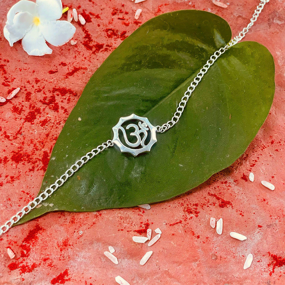 trueBrowns 925 Sterling Silver Embossed Om Silver Chain Rakhi