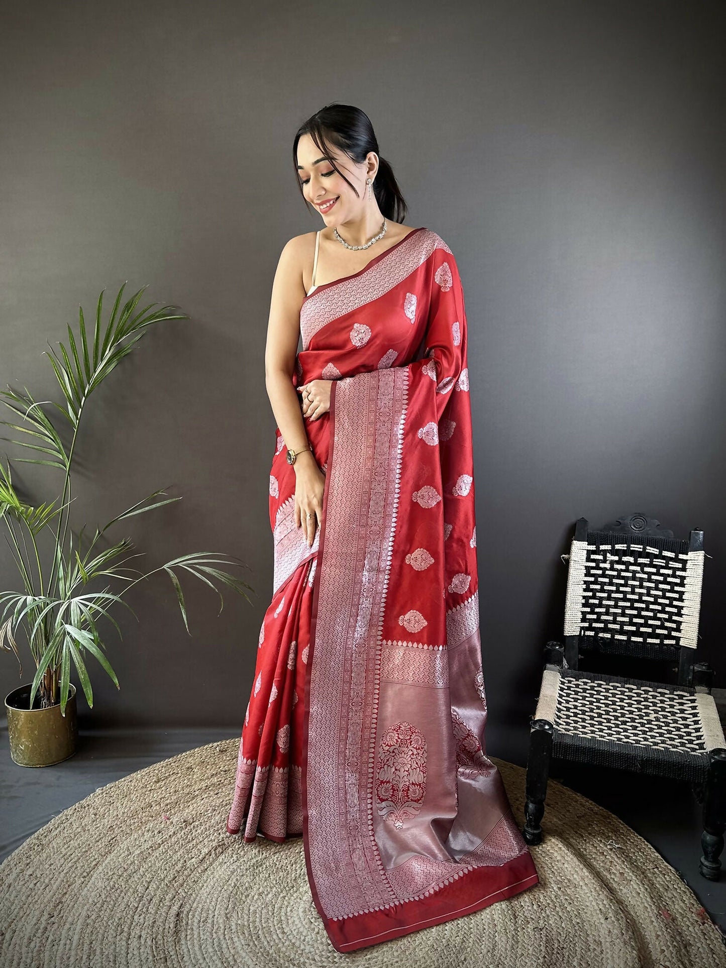 Joban Fashion Maroon Floral Motifs Soft Silk Banarasi Saree