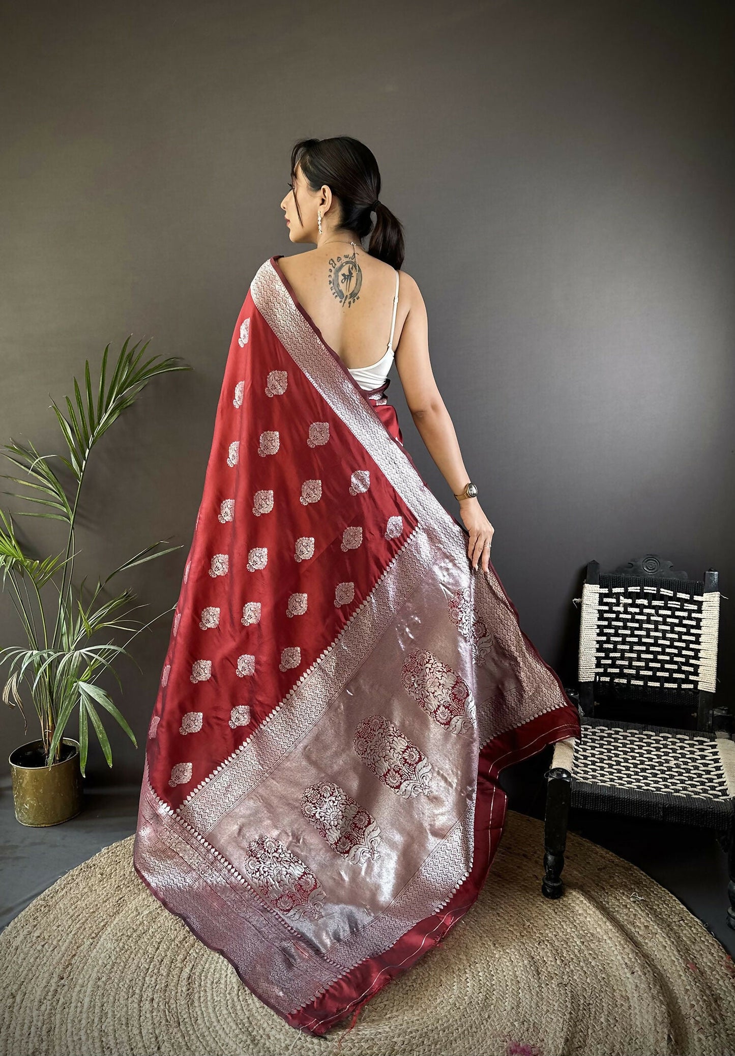 Joban Fashion Maroon Floral Motifs Soft Silk Banarasi Saree
