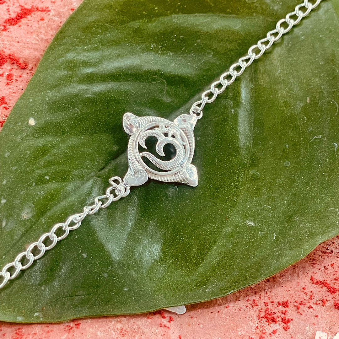 trueBrowns 925 Sterling Silver Textured Om Silver Chain Rakhi