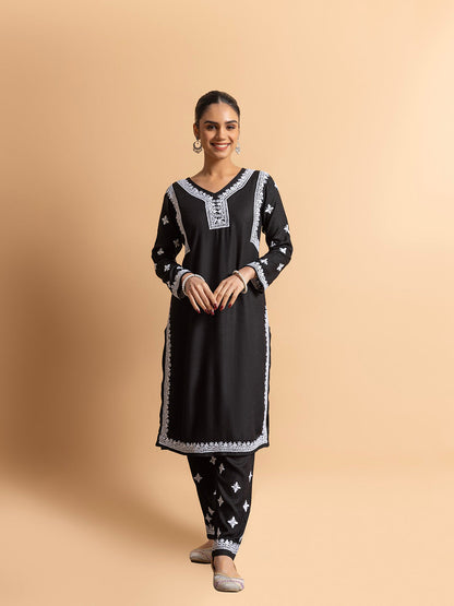 HOUSE OF KARI Floral Embroidered Chikankari Kurta With Trouser