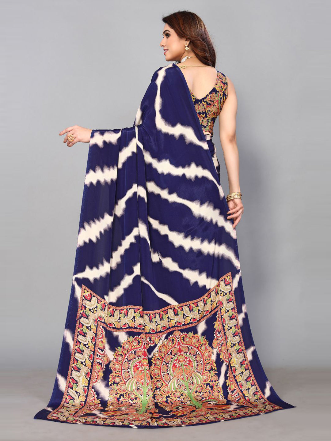 Fabmora Abstract Printed Pure Crepe Saree