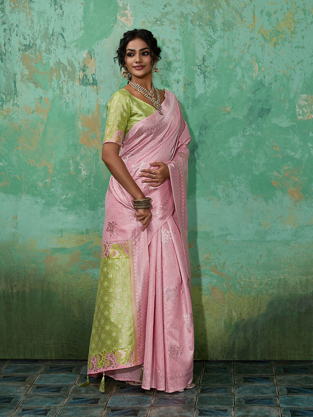Shree Shyam Fashion Pink Linen Cotton Saree