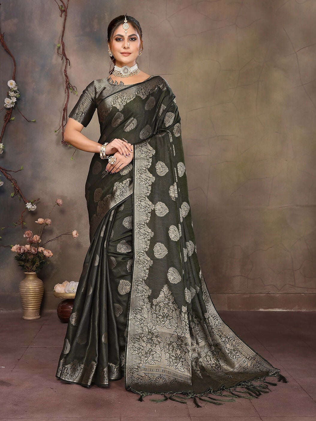 Joban Fashion Dark Green Woven Jacquard Banarasi Silk Sarees
