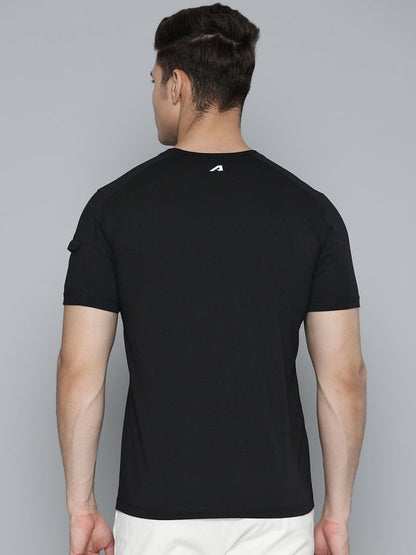 Alcis Men Black & White Typography Printed T-shirt