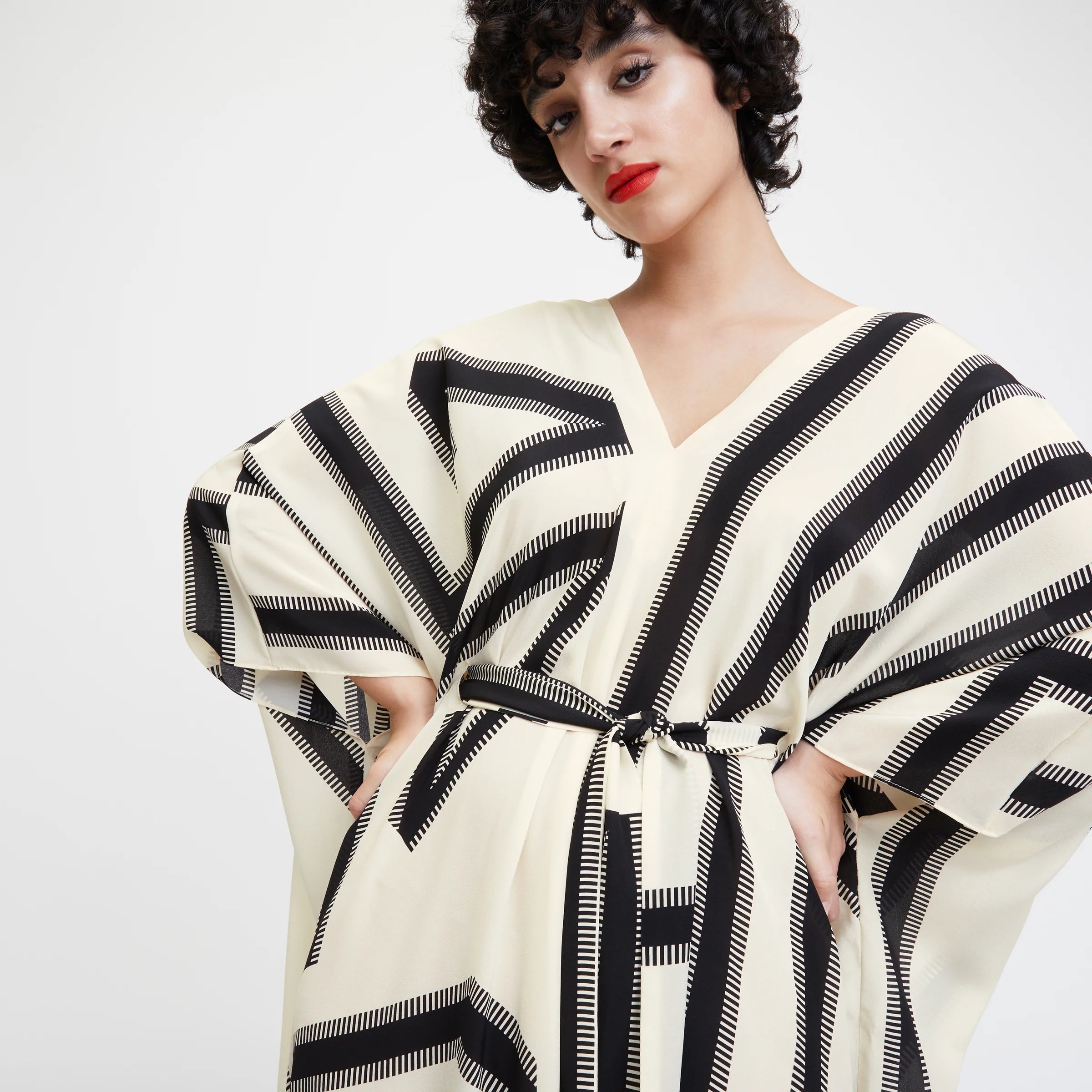 Black & White Digital Printed For Women's Long Kaftan With Belt