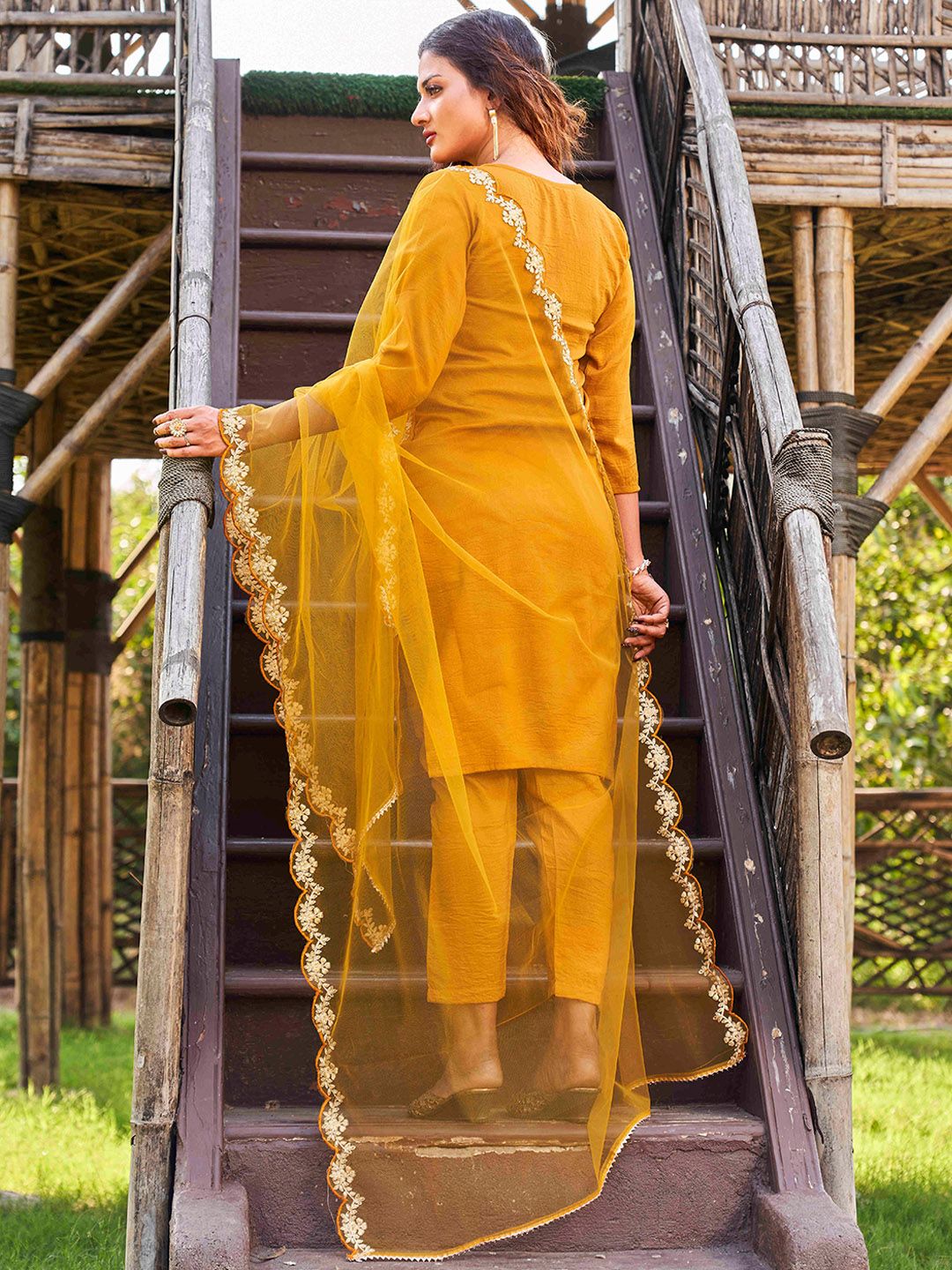 Tikhi Imli Embroidered Notched Neck Thread Work Kurta With Trousers & Dupatta