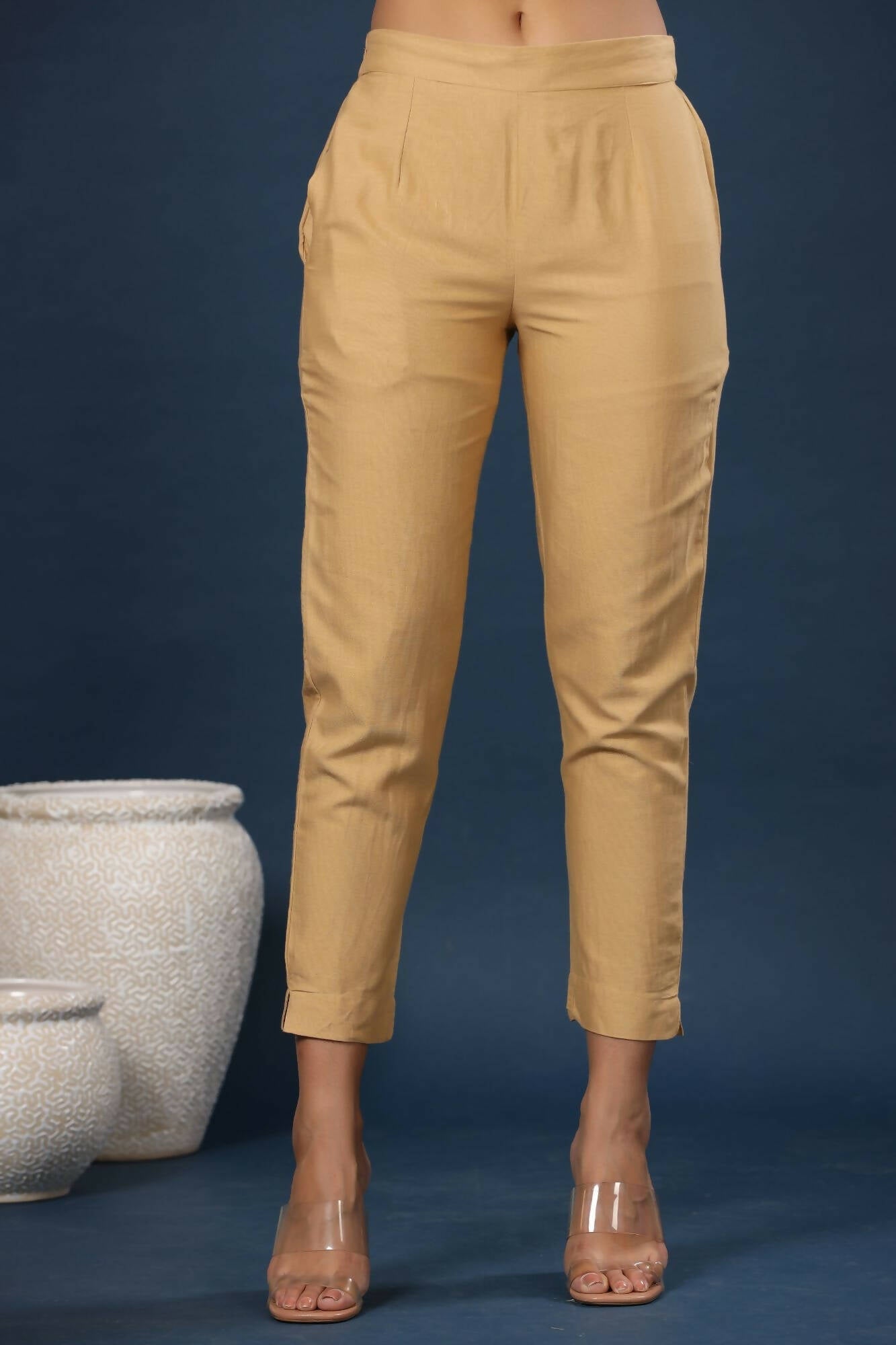 Juniper Women Gold Cotton Flex Solid Slim Fit Pant/Slim Pant