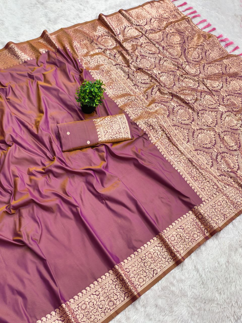 Mameraa Sarees Lavender Soft Banarasi Silk Fabric Saree With Natural Zari Weaving In Gala Border-Lavender