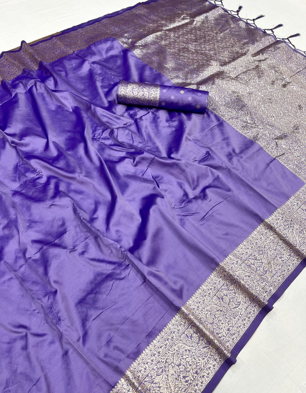 Mameraa Sarees Lavender Soft Banarasi Silk Fabric Saree With Natural Zari Weaving In Gala Border-Lavender