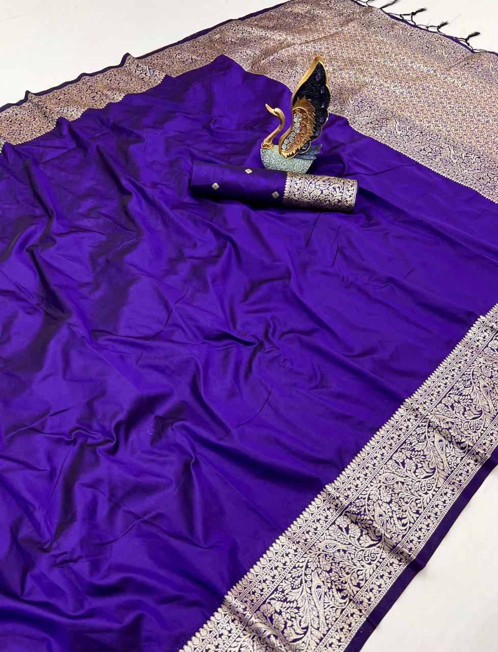 Mameraa Sarees Violet Soft Banarasi Silk Fabric Saree With Natural Zari Weaving In Gala Border-Violet