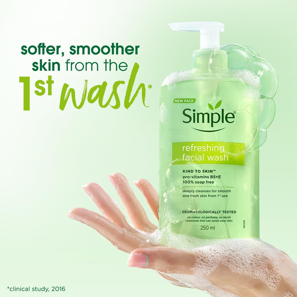Simple Kind to Skin Refreshing Facial Wash | 100% Soap-Free Gentle Cleanser with Vitamin E & Glycerin | For All Skin Types | Perfect for Sensitive Skin, 250ml
