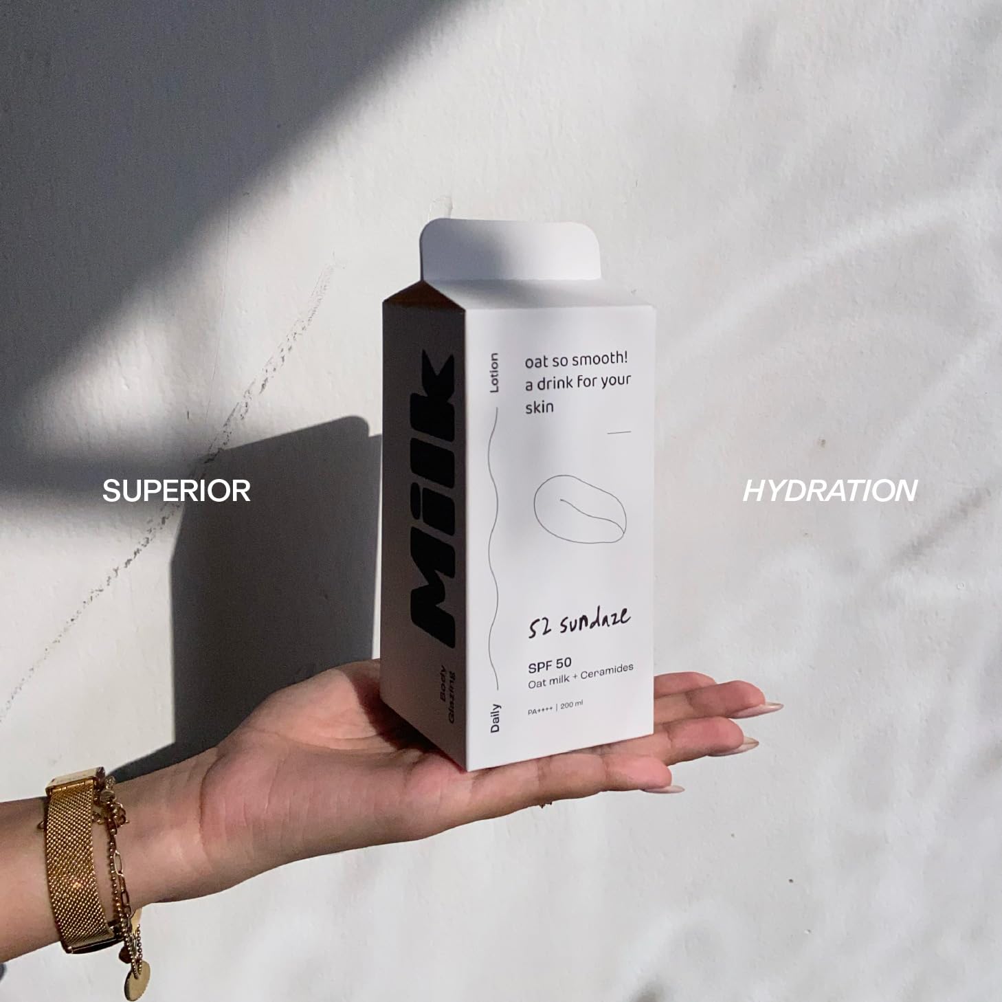 52 Sundaze Body Glazing Milk SPF 50 PA++++ | Hydrating Sunscreen Body Lotion with Oat Milk, Ceramides & Niacinamide | Lightweight Quick-Absorbing Formula | Non-Sticky, Non-Greasy Finish | Reduce Tan | No White Cast | All Skin Types | 200 ml