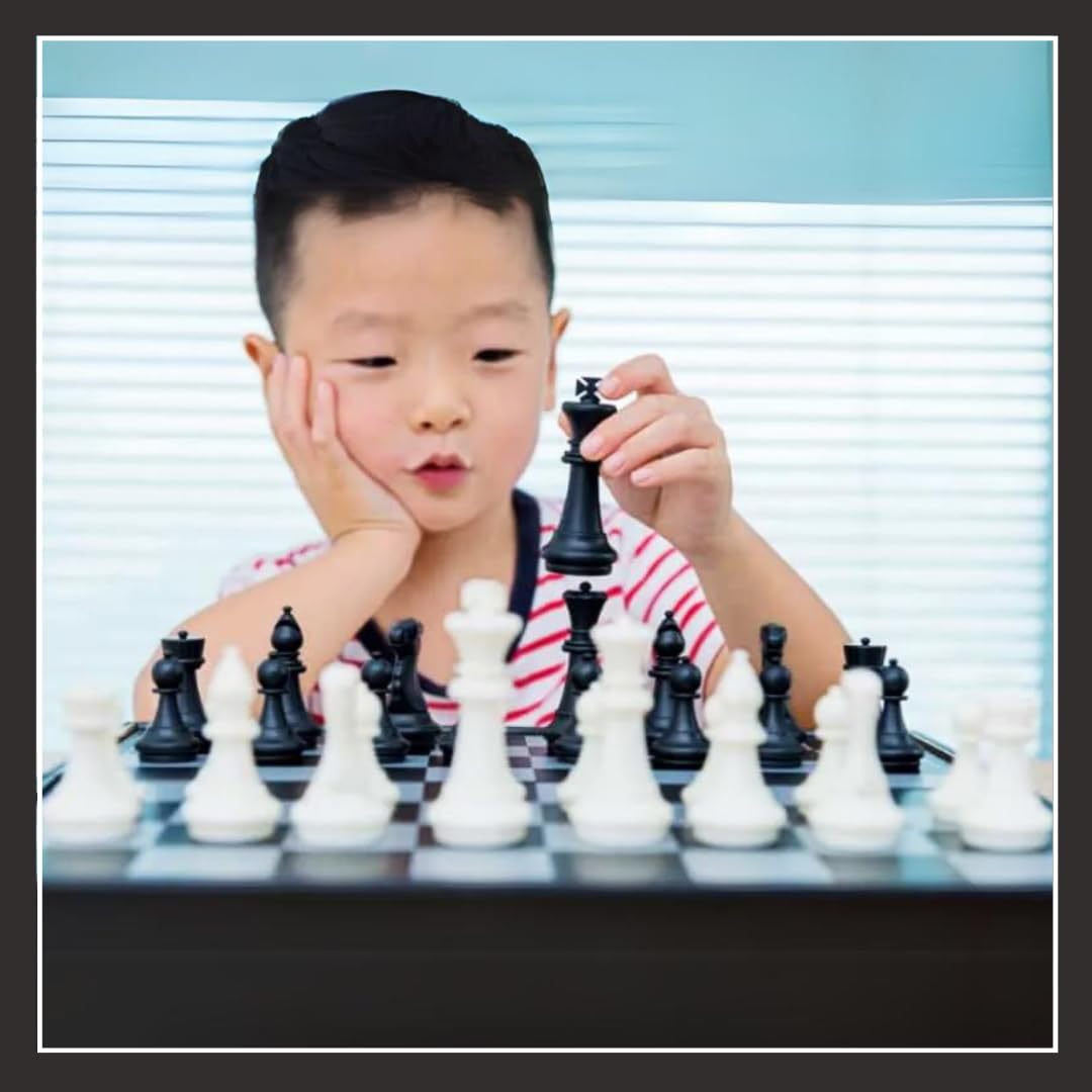 Kids Mandi Foldable Chess Board Set Black and White Chess Pieces