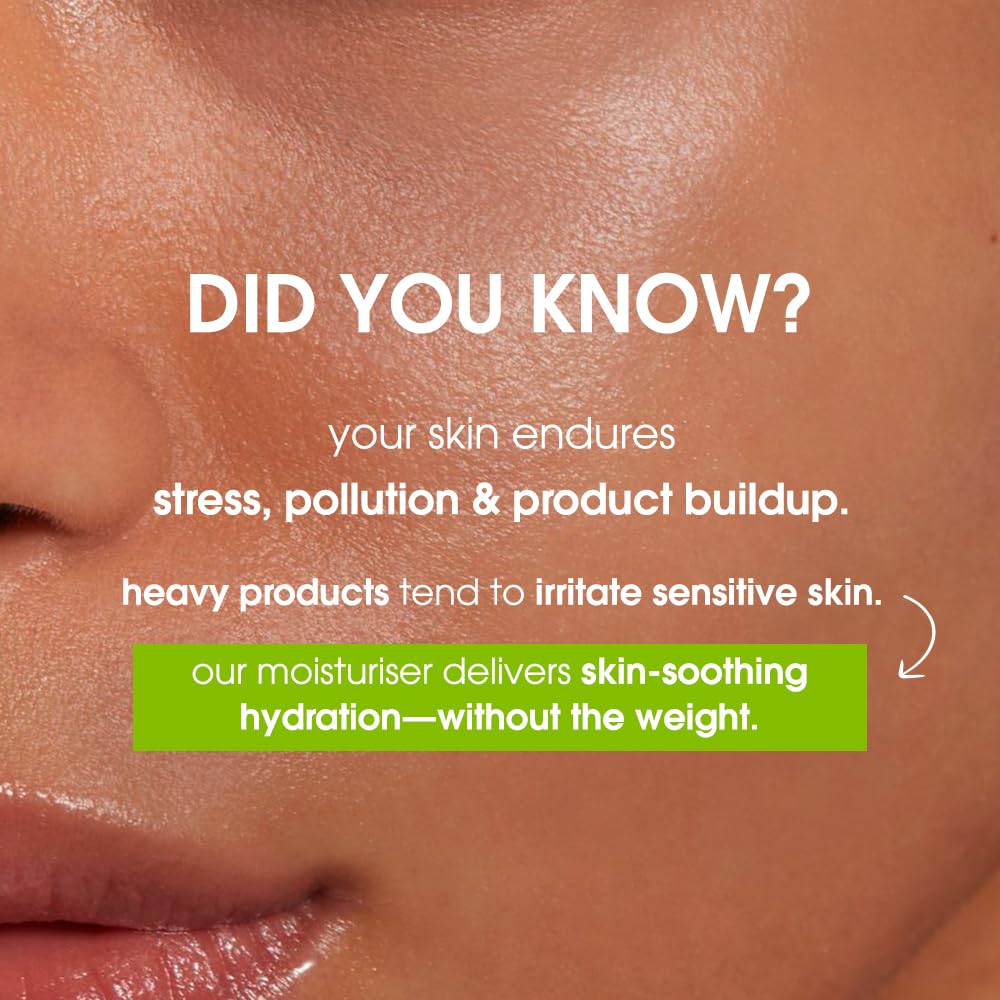 Simple Hydrating Light Moisturiser, 50ml | 12hr Hydration | With Niacinamide, Pro-Vitamin B5, Glycerin & Borage Seed Oil | Lightweight, Non-Greasy Formula | For Soft, Smooth Skin