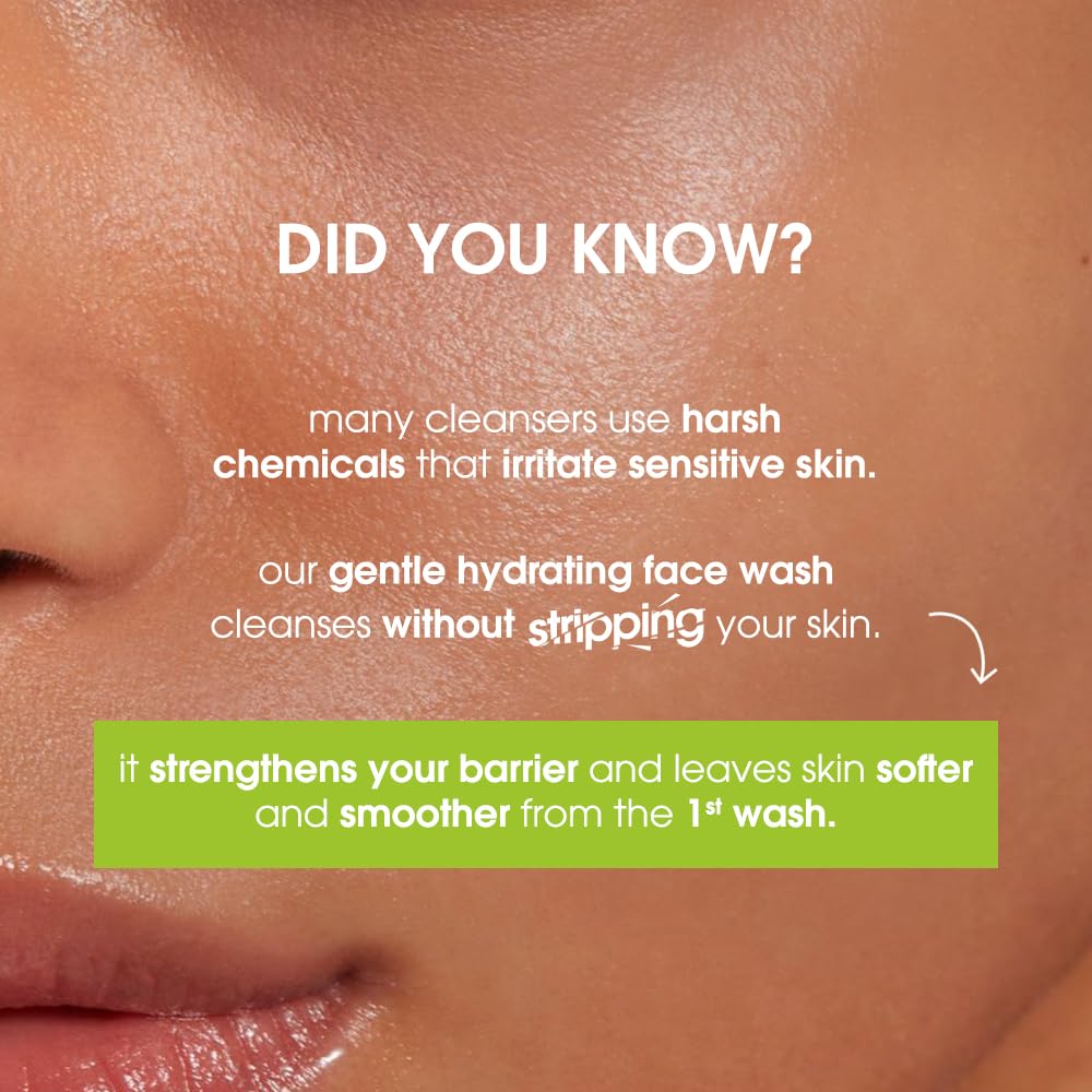 Simple Kind to Skin Refreshing Facial Wash | 100% Soap-Free Gentle Cleanser with Vitamin E & Glycerin | For All Skin Types | Perfect for Sensitive Skin, 250ml