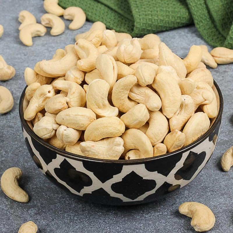 NUTRIZAIKA Premium Whole Cashews/Natural Whole Kaju 100gm | Nutritious & Delicious | Rich in Protein, Magnesium & Phosphorus | Healthy Cashew Snack | Big Size Cashews