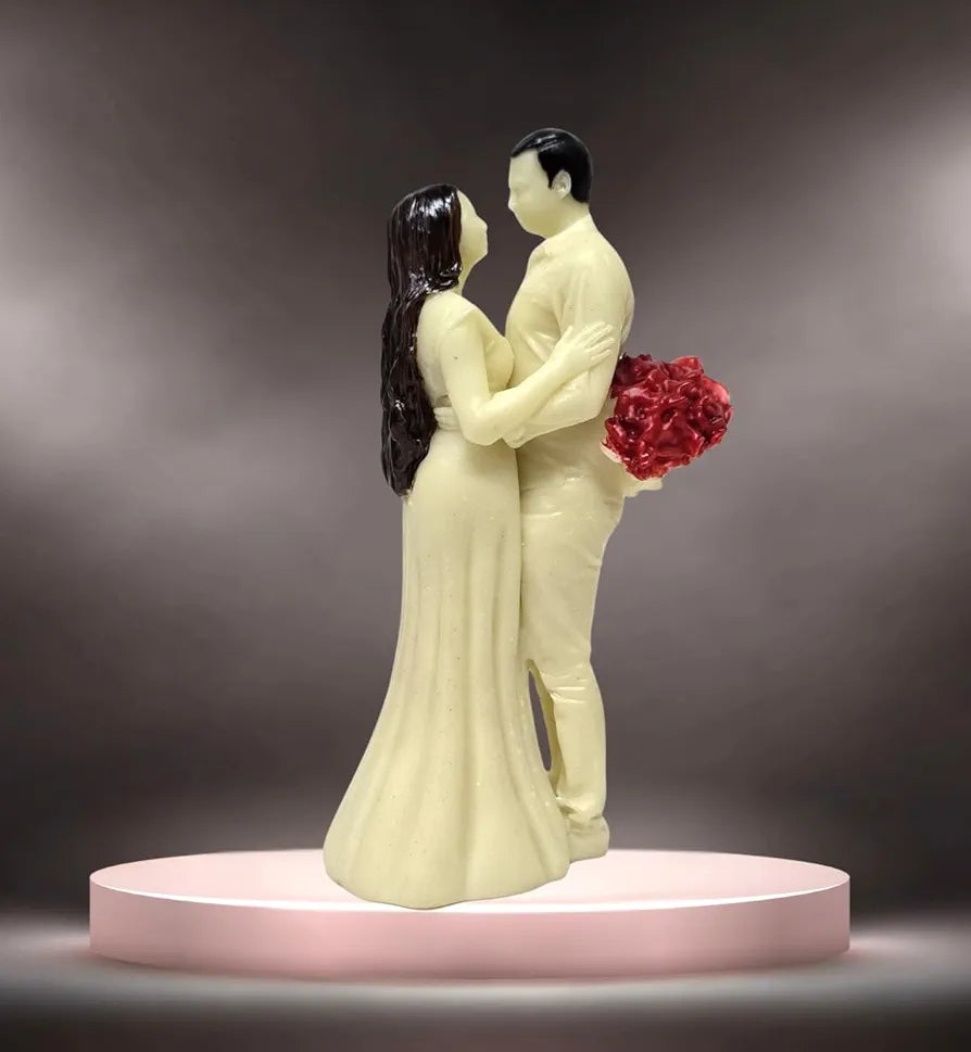 Gold Art India Couple Figurine Ivory Finish Shining Red Flower Bouquet