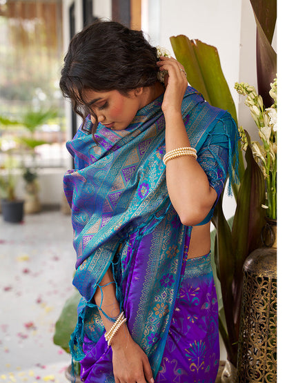 Monjolika Fashion Violet Soft Banarasi Silk Blend Saree with Contrast Blouse Piece