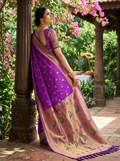 Monjolika Fashion Purple Banarasi Silk Blend Saree With Peacock Paithani Border