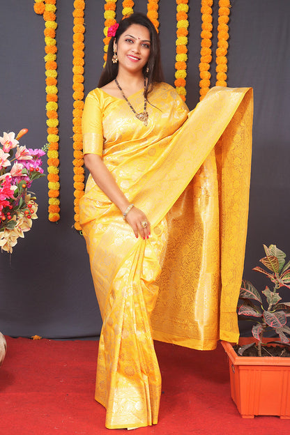 Monjolika Fashion Yellow Silk Blend Banarasi Saree With Zari Weaving