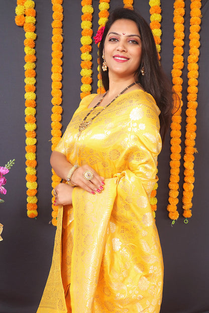Monjolika Fashion Yellow Silk Blend Banarasi Saree With Zari Weaving