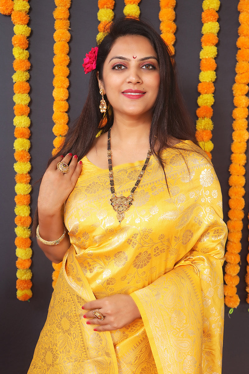 Monjolika Fashion Yellow Silk Blend Banarasi Saree With Zari Weaving