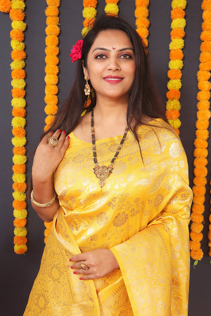 Monjolika Fashion Yellow Silk Blend Banarasi Saree With Zari Weaving