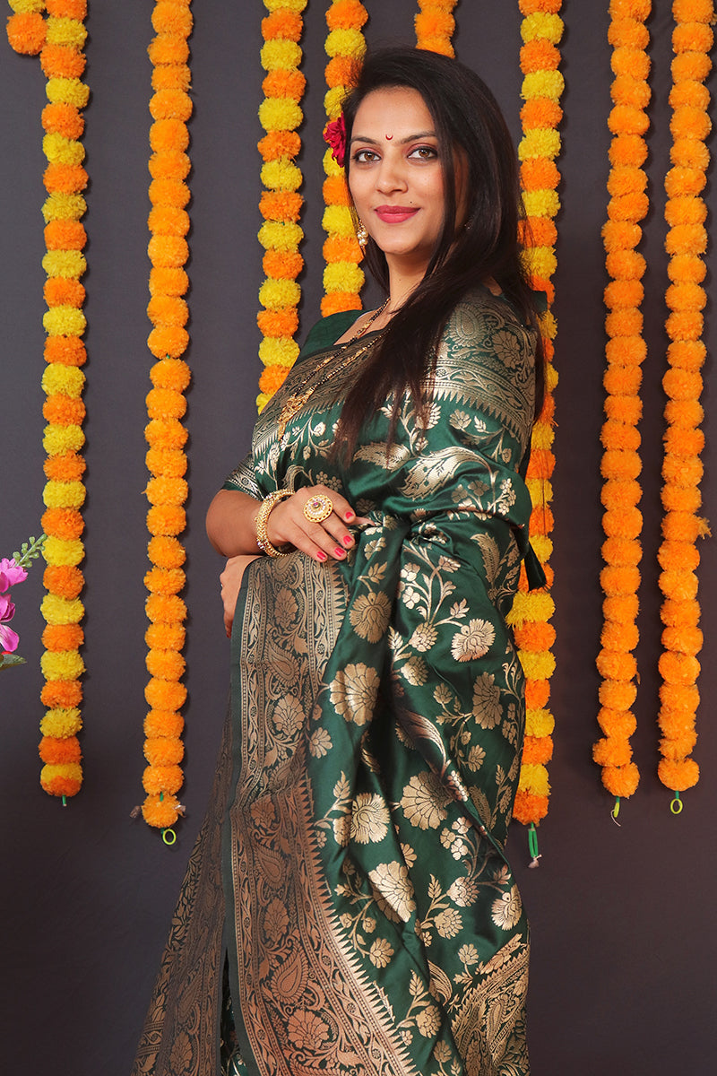 Monjolika Fashion Dark Green Silk Blend Banarasi Saree With Zari Weaving